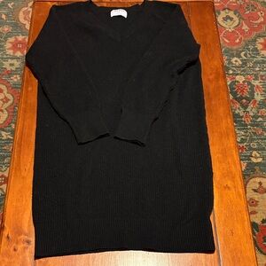 Old Navy Women's Black V-Neck Sweater
